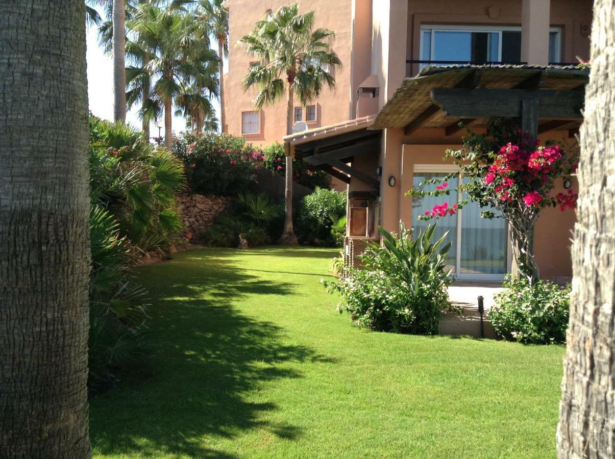 Urb Playa Azul 24 Villa Estepona Luaran gambar