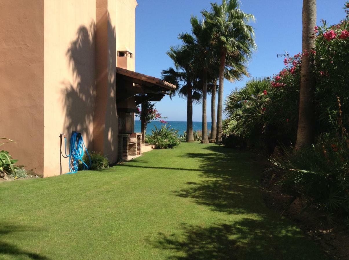 Urb Playa Azul 24 Villa Estepona Luaran gambar